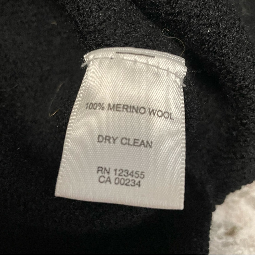 Lord & Taylor Black 100% Merino Wool Sweater Women’s Size Medium - Picture 9 of 10